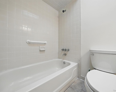 30 Shore Boulevard - Photo Thumbnail 21