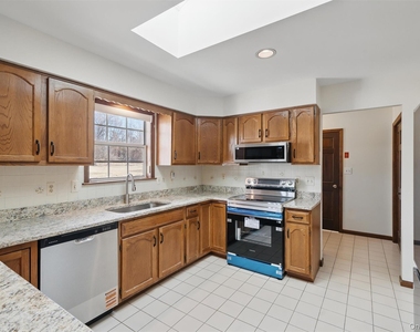 30 Shore Boulevard - Photo Thumbnail 11