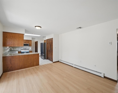30 Shore Boulevard - Photo Thumbnail 10