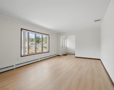 30 Shore Boulevard - Photo Thumbnail 6