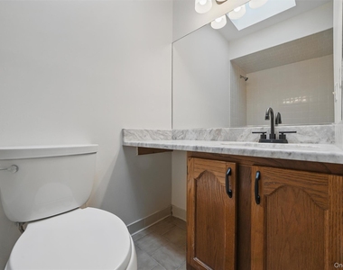 30 Shore Boulevard - Photo Thumbnail 20