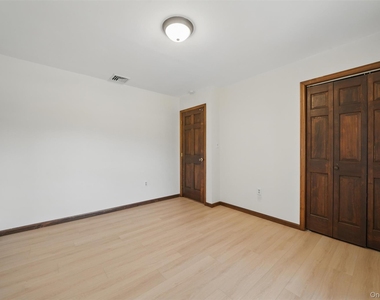 30 Shore Boulevard - Photo Thumbnail 25