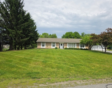 30 Shore Boulevard - Photo Thumbnail 2
