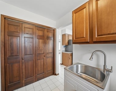 30 Shore Boulevard - Photo Thumbnail 17