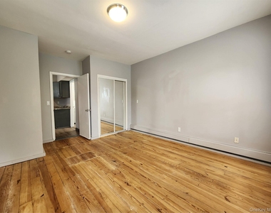 15 Lake Avenue - Photo Thumbnail 13