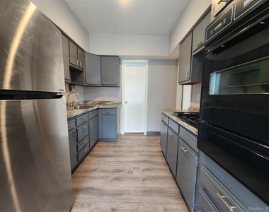 15 Lake Avenue - Photo Thumbnail 21