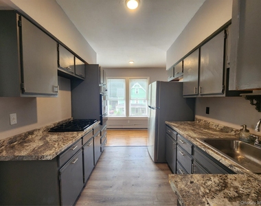 15 Lake Avenue - Photo Thumbnail 12