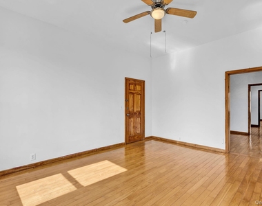 12 N Broadway - Photo Thumbnail 2