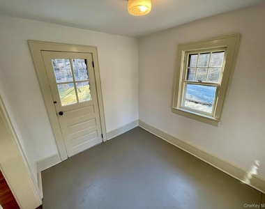50 Rosetown Road - Photo Thumbnail 12