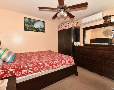 542 East Meadow - Photo Thumbnail 2