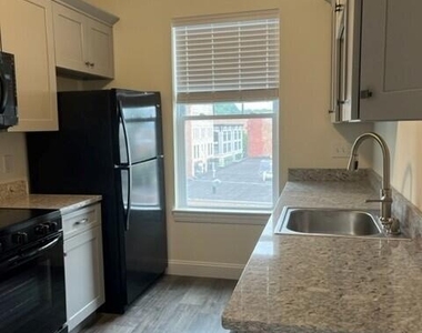 12 White Street - Photo Thumbnail 5
