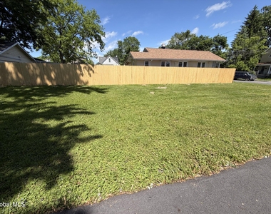 1747 Oneida Street - Photo Thumbnail 30