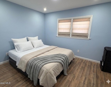 1747 Oneida Street - Photo Thumbnail 23
