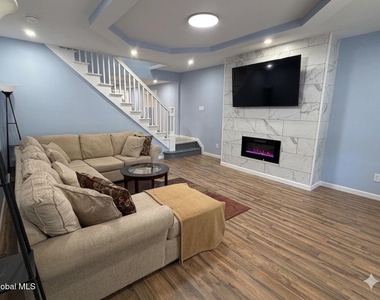 1747 Oneida Street - Photo Thumbnail 3