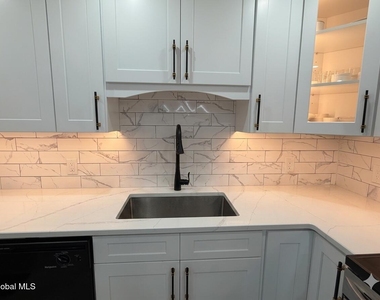 1747 Oneida Street - Photo Thumbnail 10