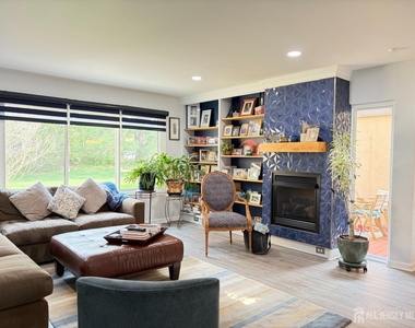 98 Sayre Drive - Photo Thumbnail 5