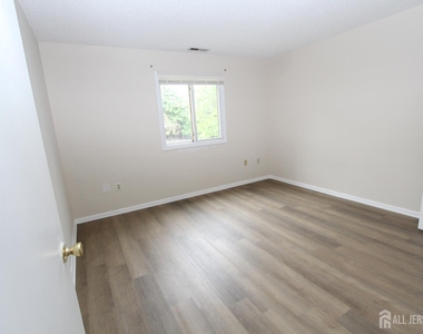 4707 Ravens Crest Drive - Photo Thumbnail 11
