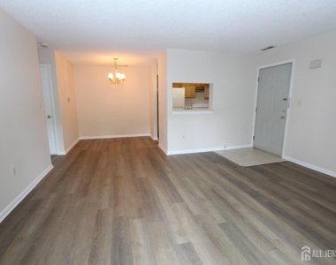 4707 Ravens Crest Drive - Photo Thumbnail 6