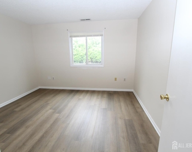 4707 Ravens Crest Drive - Photo Thumbnail 12