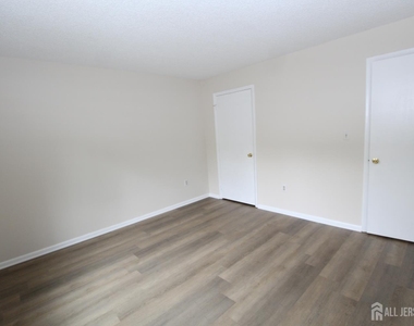 4707 Ravens Crest Drive - Photo Thumbnail 14