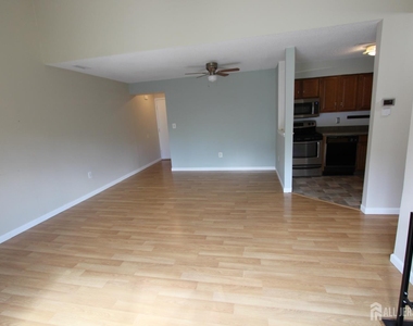 1112 Aspen Drive - Photo Thumbnail 3