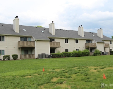 1112 Aspen Drive - Photo Thumbnail 2