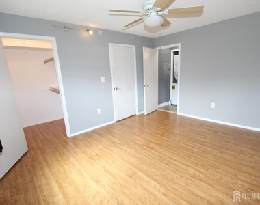 1112 Aspen Drive - Photo Thumbnail 5