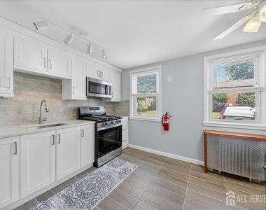 513 Brooklawn Avenue - Photo Thumbnail 3
