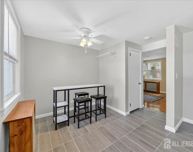 513 Brooklawn Avenue - Photo Thumbnail 4