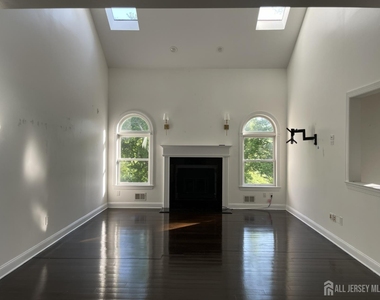 15 Hope Drive - Photo Thumbnail 4