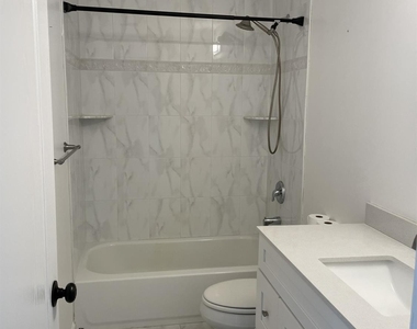 15 Hope Drive - Photo Thumbnail 18
