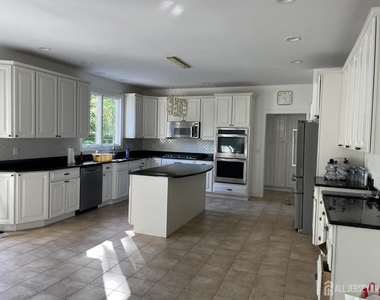 15 Hope Drive - Photo Thumbnail 3