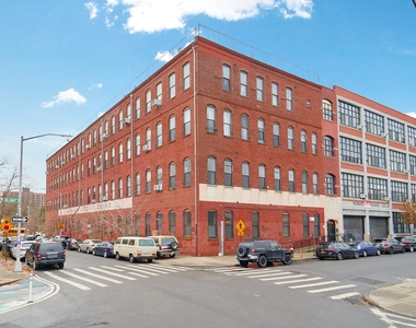 5 Delavan Street - Photo Thumbnail 6