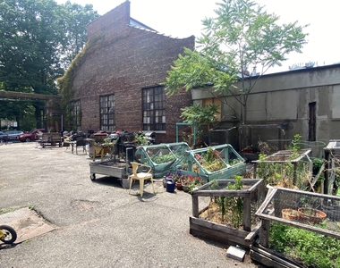 5 Delavan Street - Photo Thumbnail 4