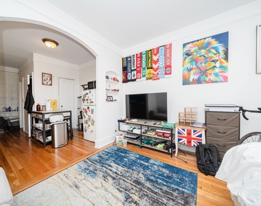 344 W 17th Street - Photo Thumbnail 1