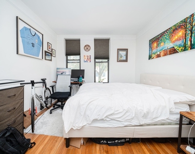 344 W 17th Street - Photo Thumbnail 2