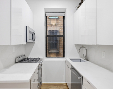 160 Wadsworth Avenue - Photo Thumbnail 5