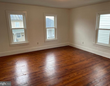 318 Highland Avenue - Photo Thumbnail 8