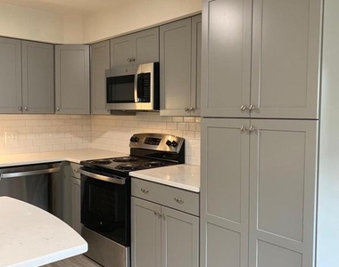 300 Claiborne Avenue - Photo Thumbnail 7