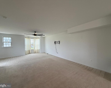 2401 Copa Court - Photo Thumbnail 10
