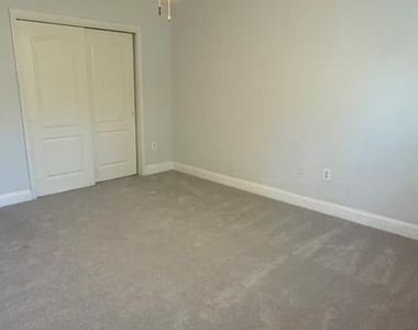 2618 Glenriver Way - Photo Thumbnail 10