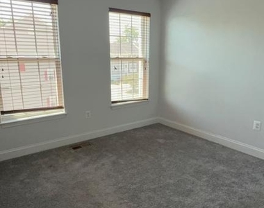 2618 Glenriver Way - Photo Thumbnail 9