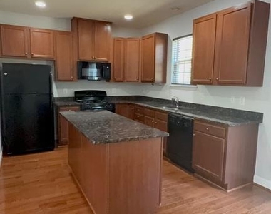 2618 Glenriver Way - Photo Thumbnail 3