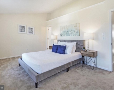 3433 Belleplain Court - Photo Thumbnail 13