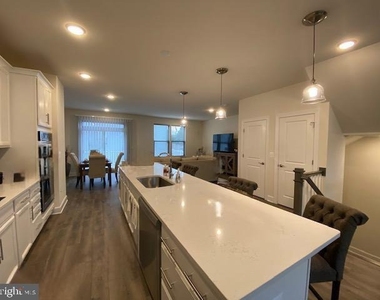 9875 Buchanan Loop - Photo Thumbnail 2