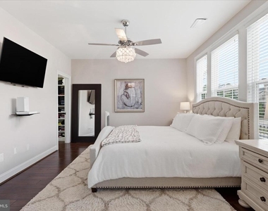 42616 Hardage Terrace - Photo Thumbnail 17