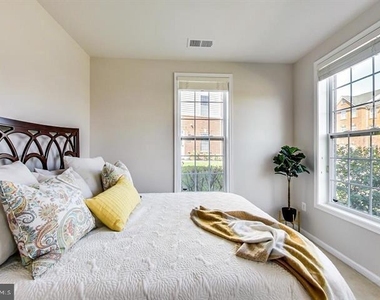 43213 Whelplehill Terrace - Photo Thumbnail 7