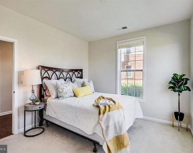 43213 Whelplehill Terrace - Photo Thumbnail 9
