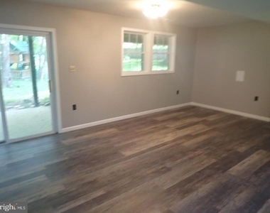 8501 Woodbine Lane - Photo Thumbnail 6