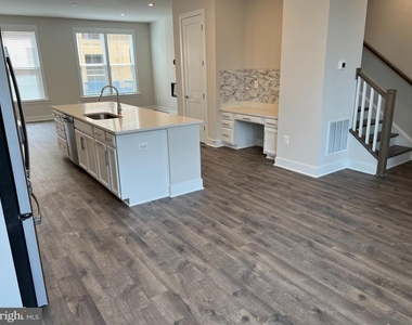 2303 Liberty Loop - Photo Thumbnail 10